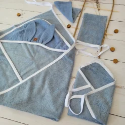 Bambusowy komplet kąpielowy dla niemowlaka: okrycie, ręczniczek oraz myjki - jeans