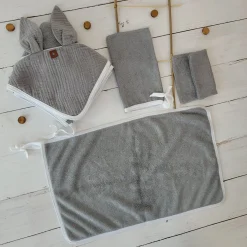 Bambusowy komplet kąpielowy dla niemowlaka: okrycie, ręczniczek oraz myjki - szary
