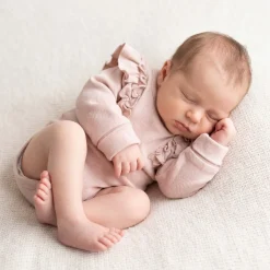 Bawełniane rosnące body z falbanką dla dziewczynki 56-86 dusty pink