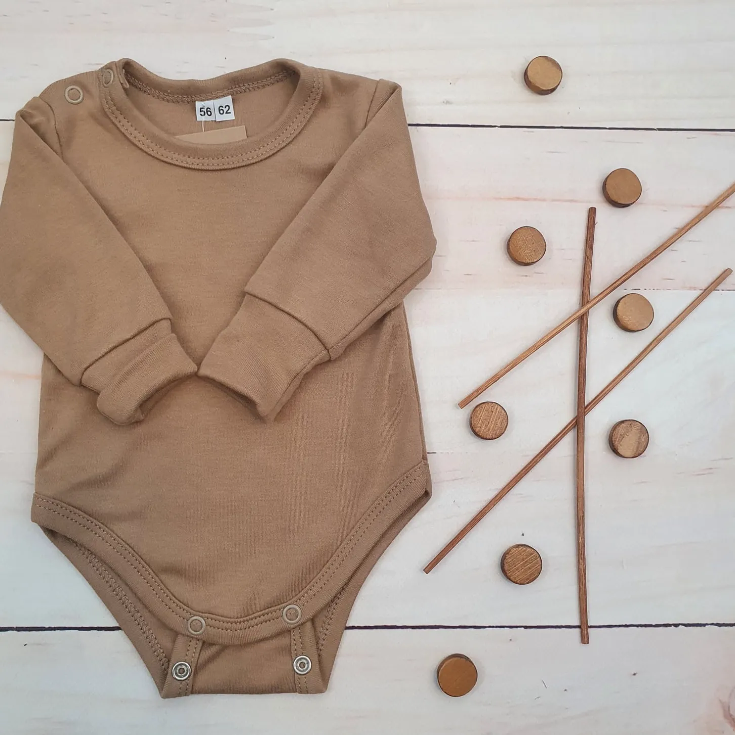 Body rosnące wraz z dzieckiem, długi rękaw 56-86 almond