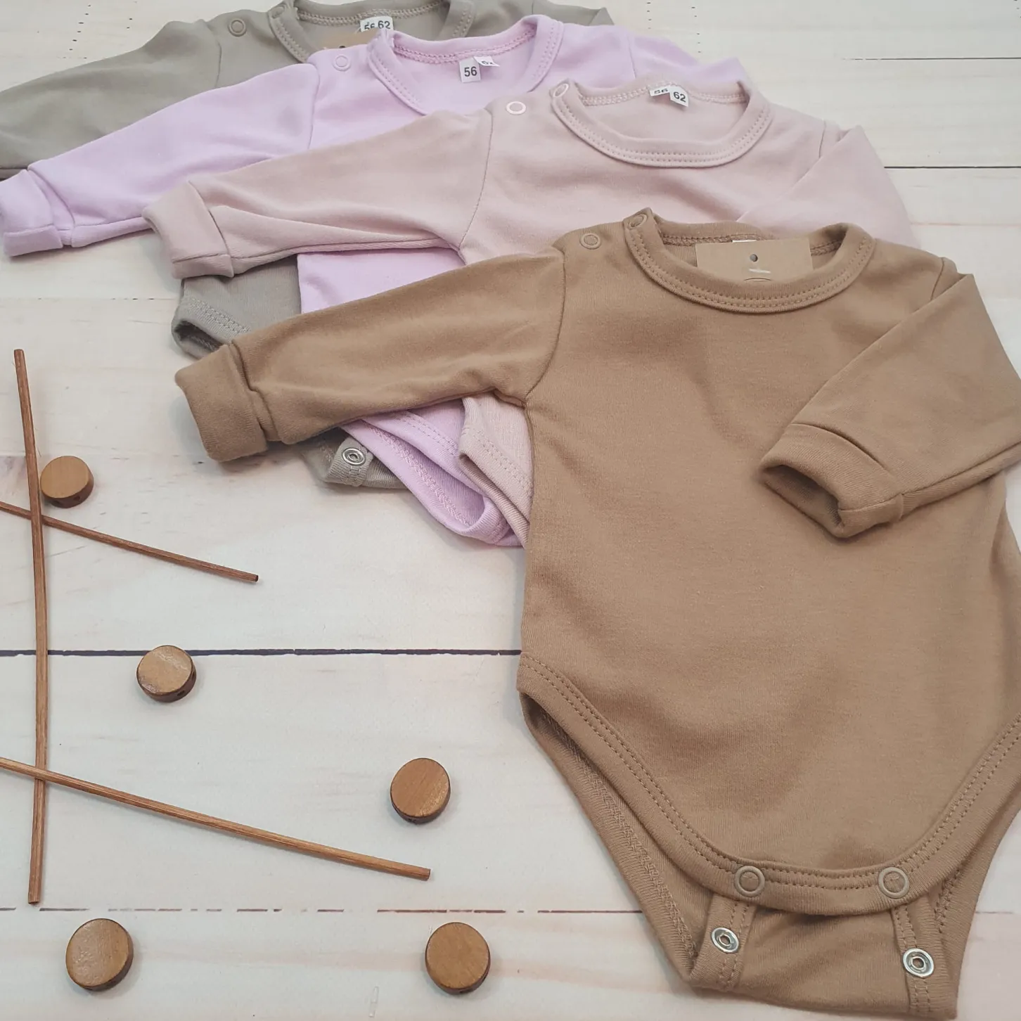 Body rosnące wraz z dzieckiem, długi rękaw 56-86 almond