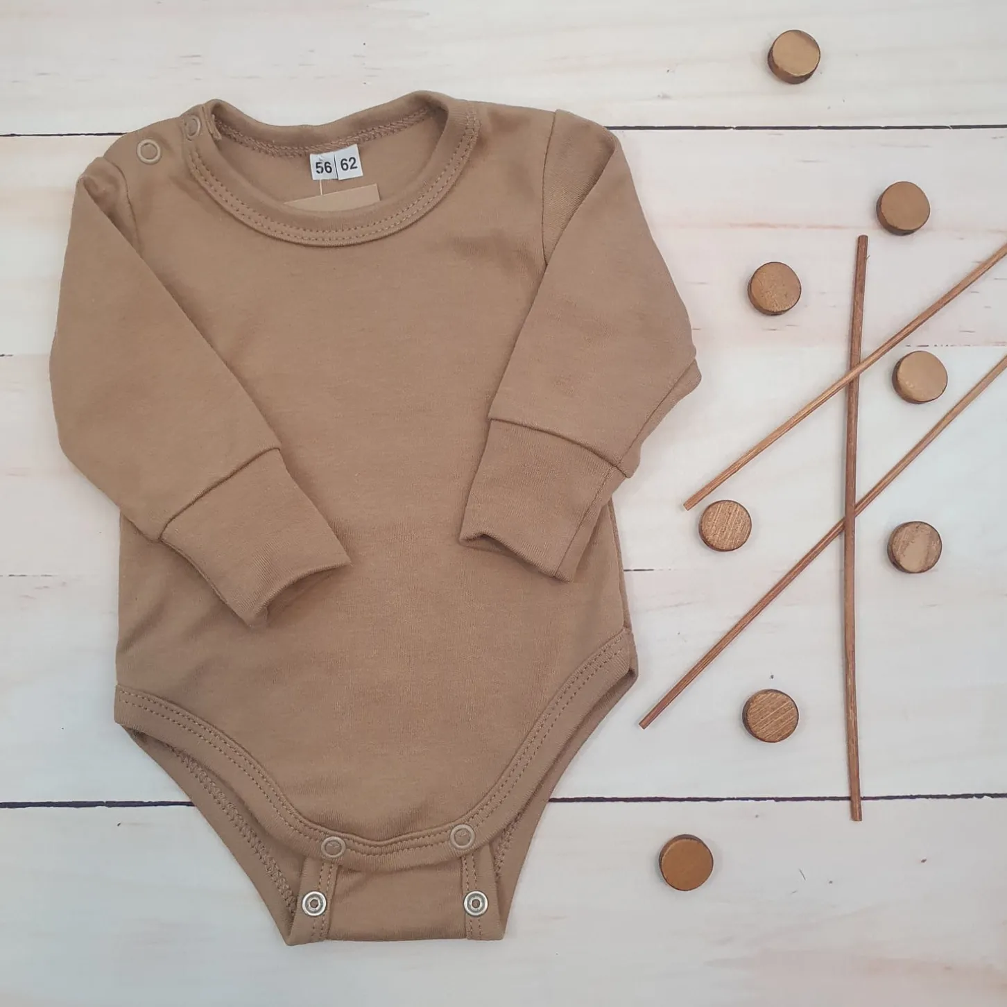 Body rosnące wraz z dzieckiem, długi rękaw 56-86 almond
