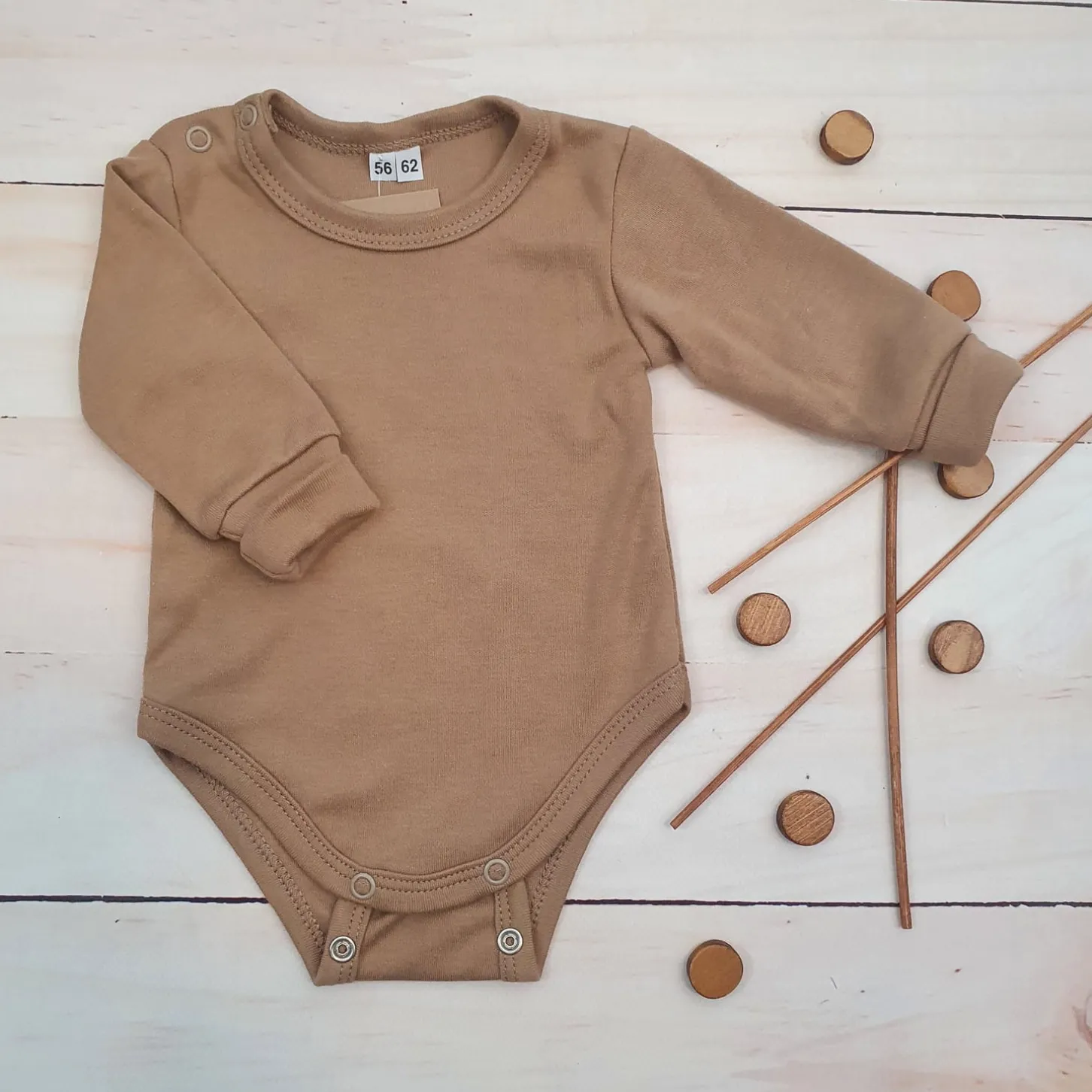 Body rosnące wraz z dzieckiem, długi rękaw 56-86 almond