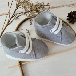 Buciki niemowlęce wiązane chrzest wkładka 9-12cm szare