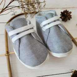 Buciki niemowlęce wiązane chrzest wkładka 9-12cm szare