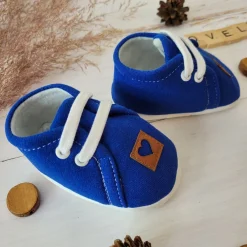 Buciki niemowlęce wiązane dresowe wkładka 9-12cm szafirowe