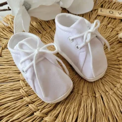 Buciki niemowlęce wiązane wkładka 9-12cm białe chrzest