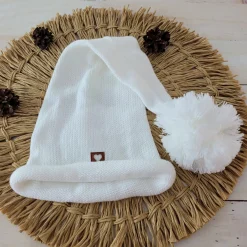 Czapka niemowlęca włóczkowa na sesje z pomponem biała