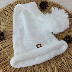 Czapka niemowlęca włóczkowa na sesje z pomponem biała