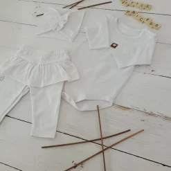 3cz KOMPLET body + legginsy ze spódniczką + opaska 56-86 biały
