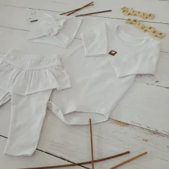 3cz KOMPLET body + legginsy ze spódniczką + opaska 56-86 biały