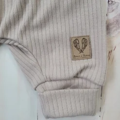 3 cz komplet body + spodnie + czapka 56-86 piaskowy beż