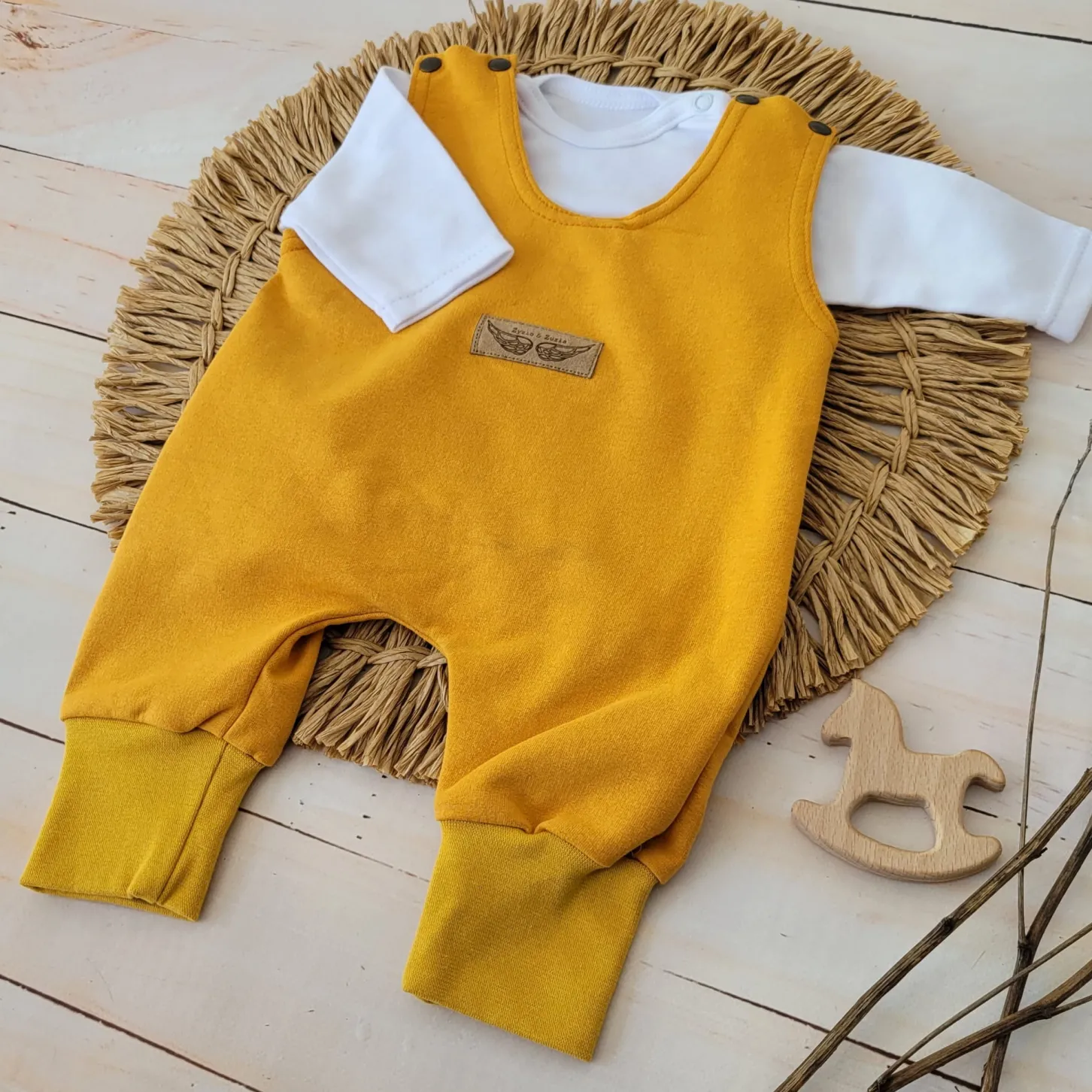 2 cz komplet body + spodnie na szelkach musztardowy ostatnie sztuki 50