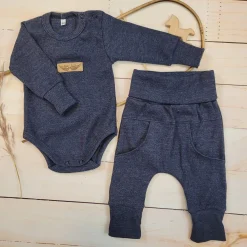 2 cz komplet prążkowany body+spodnie 56-86 jeans