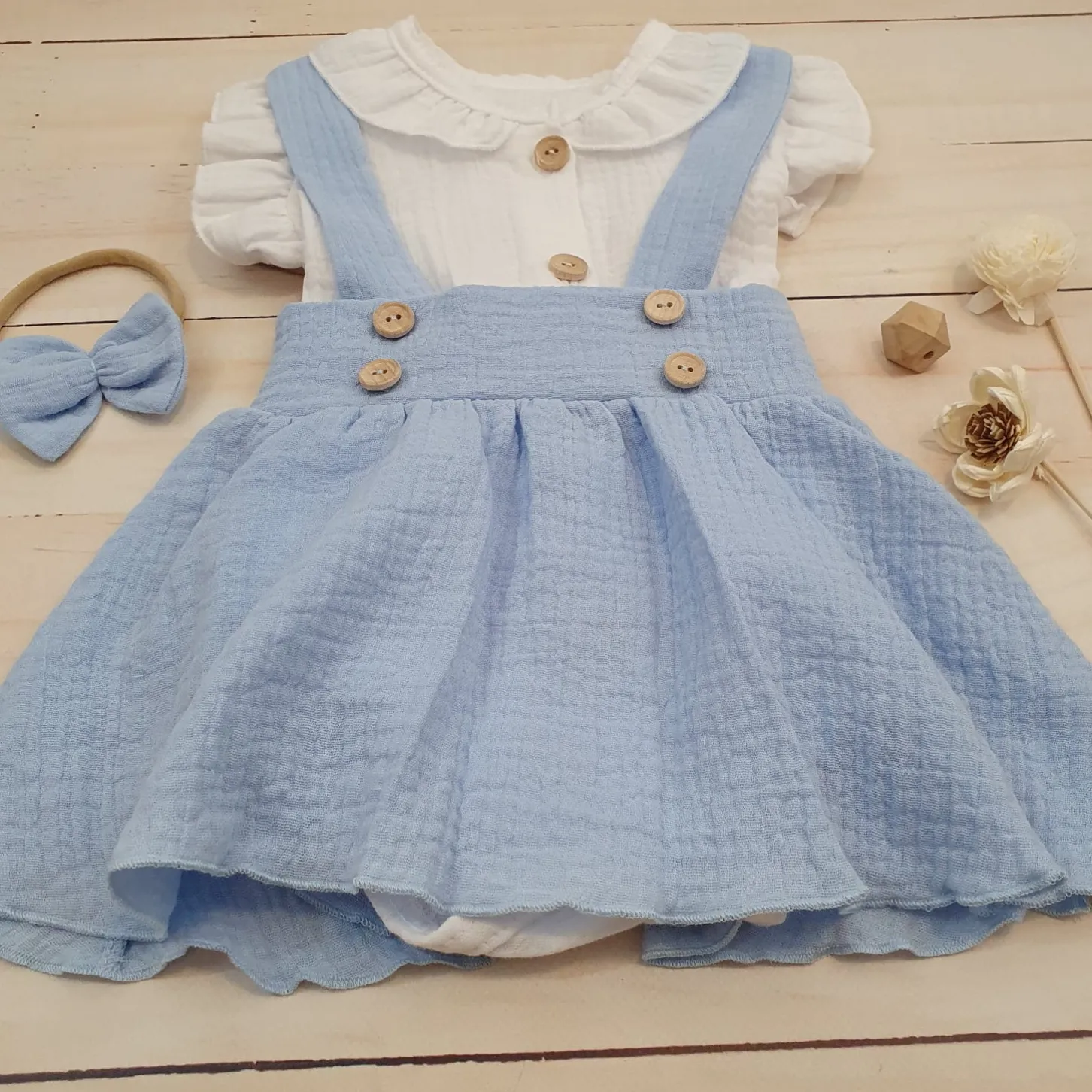 3 cz muślinowy komplet body + spódniczka na szelkach+ opaska 56-86 baby blue