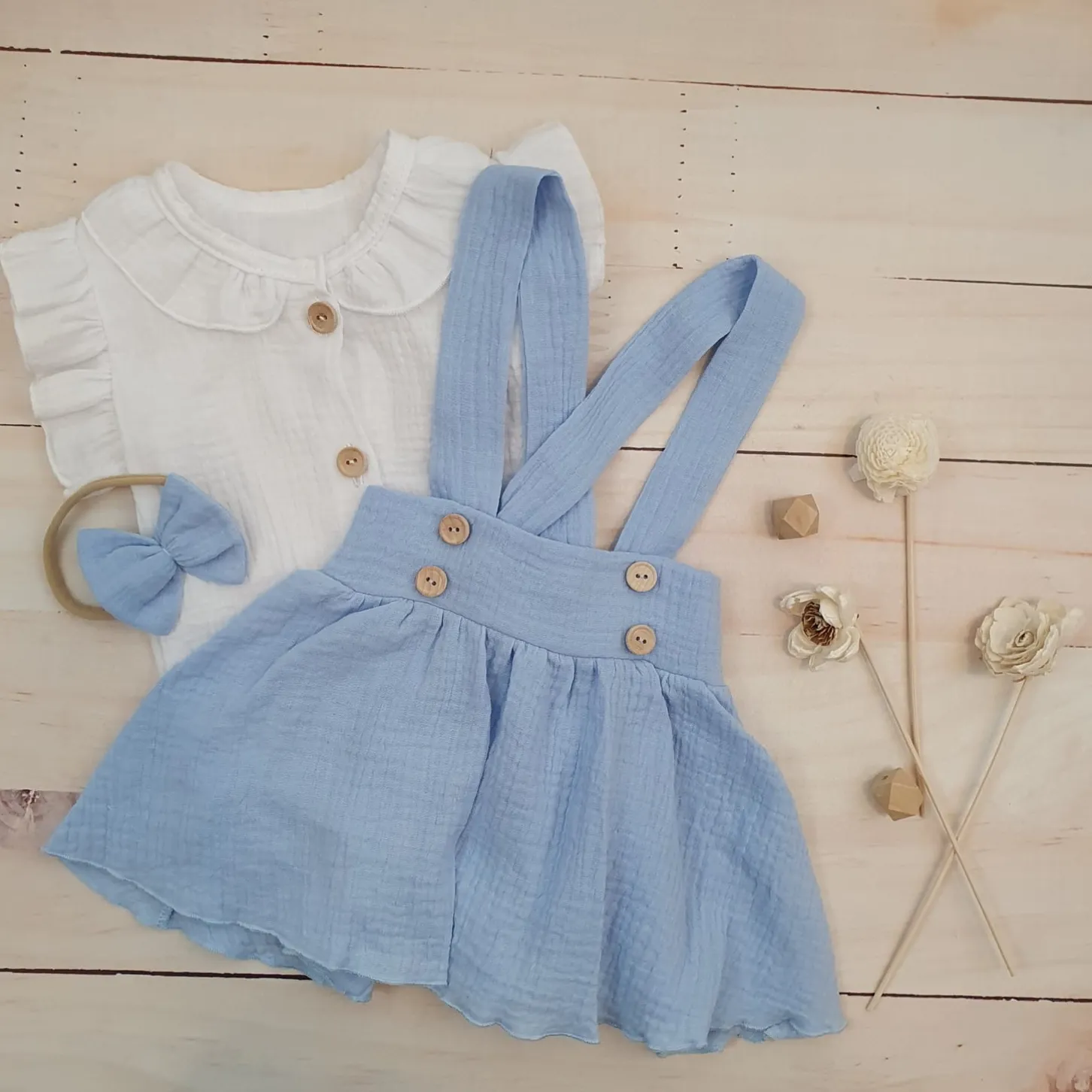 3 cz muślinowy komplet body + spódniczka na szelkach+ opaska 56-86 baby blue