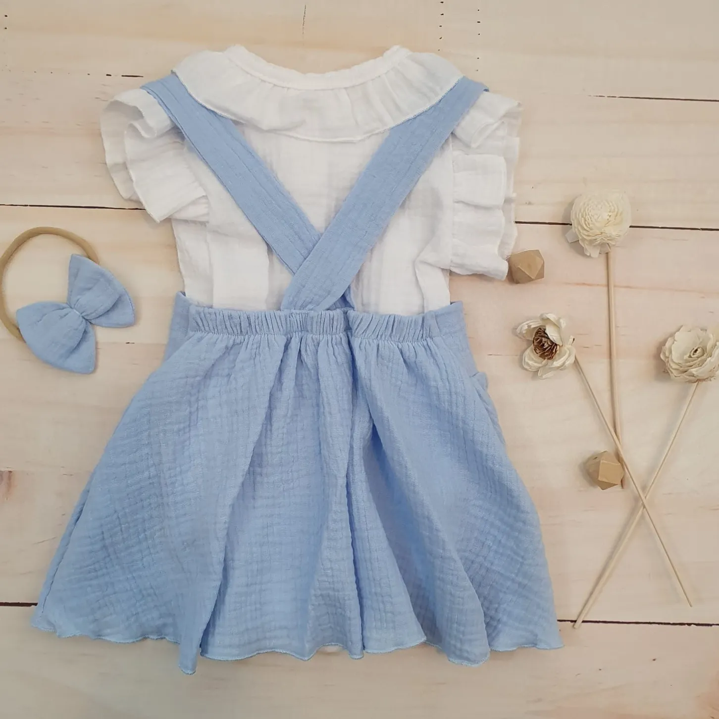 3 cz muślinowy komplet body + spódniczka na szelkach+ opaska 56-86 baby blue