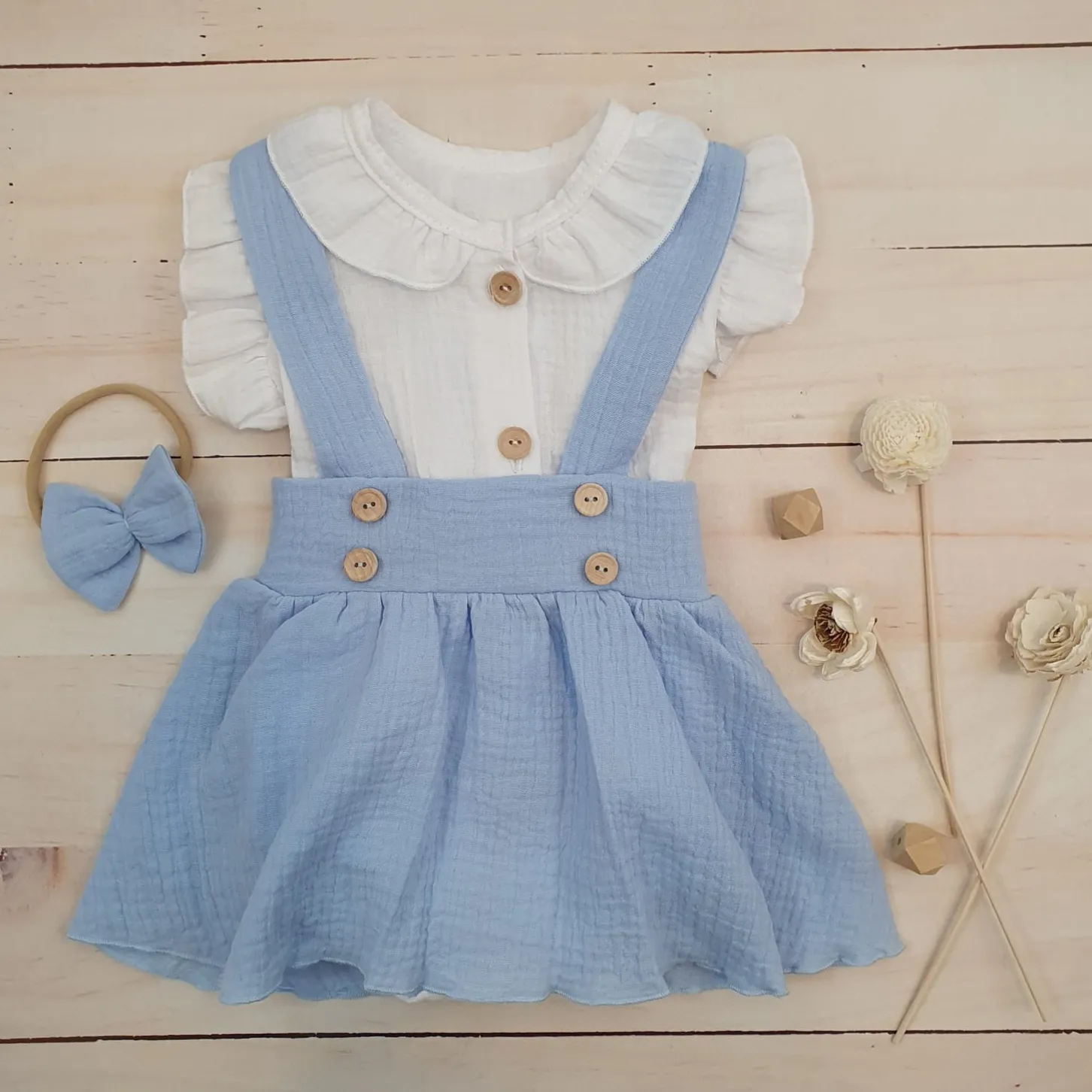 3 cz muślinowy komplet body + spódniczka na szelkach+ opaska 56-86 baby blue