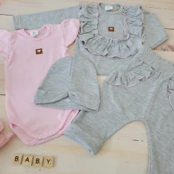4cz zestaw komplet body+spodnie+czapka+ bluzeczka szary ostatnie sztuki 56