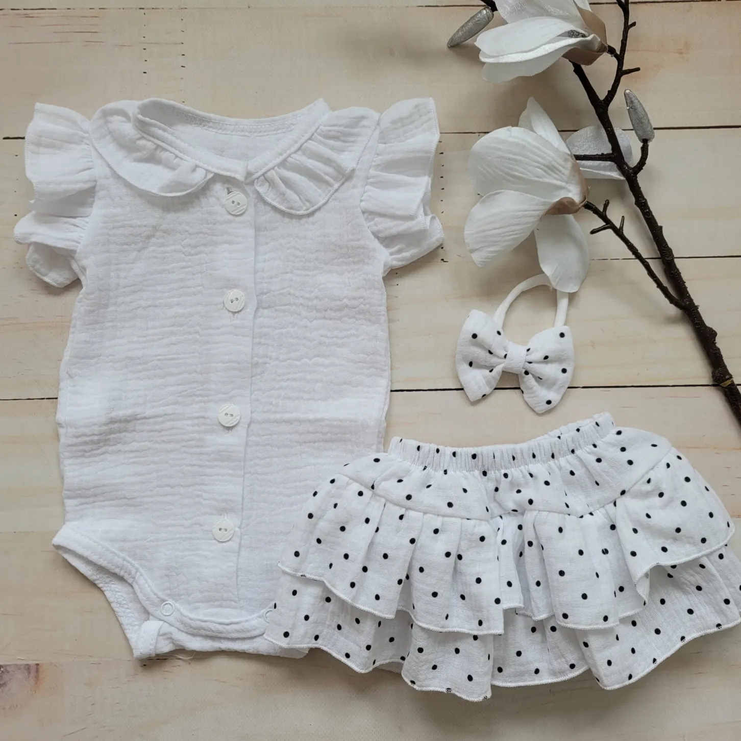 3 cz zestaw komplet lato body+bloomersy ze spódniczką +opaska 56-86 white