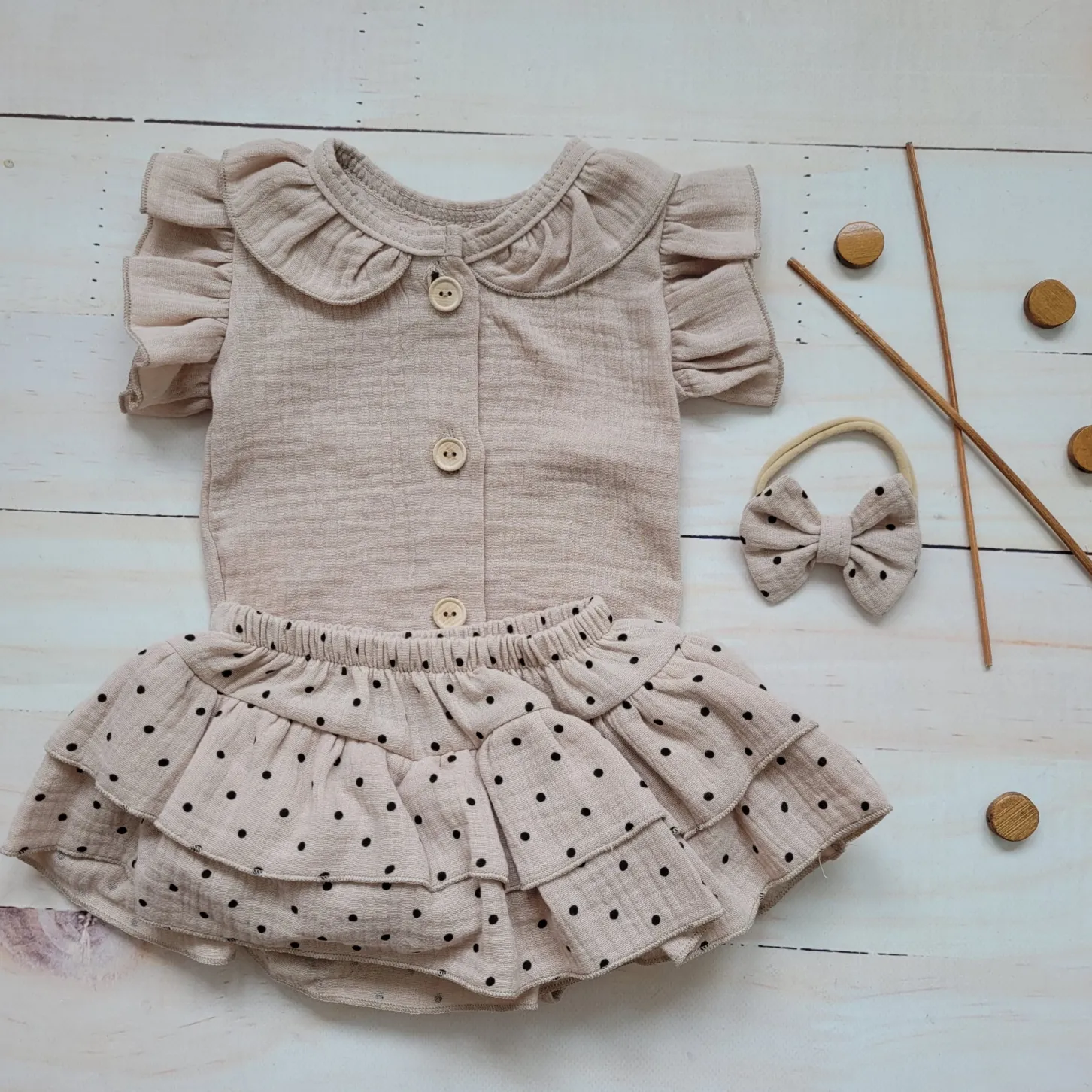 3 cz zestaw komplet lato body+bloomersy ze spódniczką +opaska cloud beige