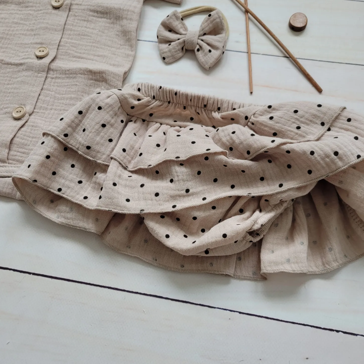 3 cz zestaw komplet lato body+bloomersy ze spódniczką +opaska cloud beige