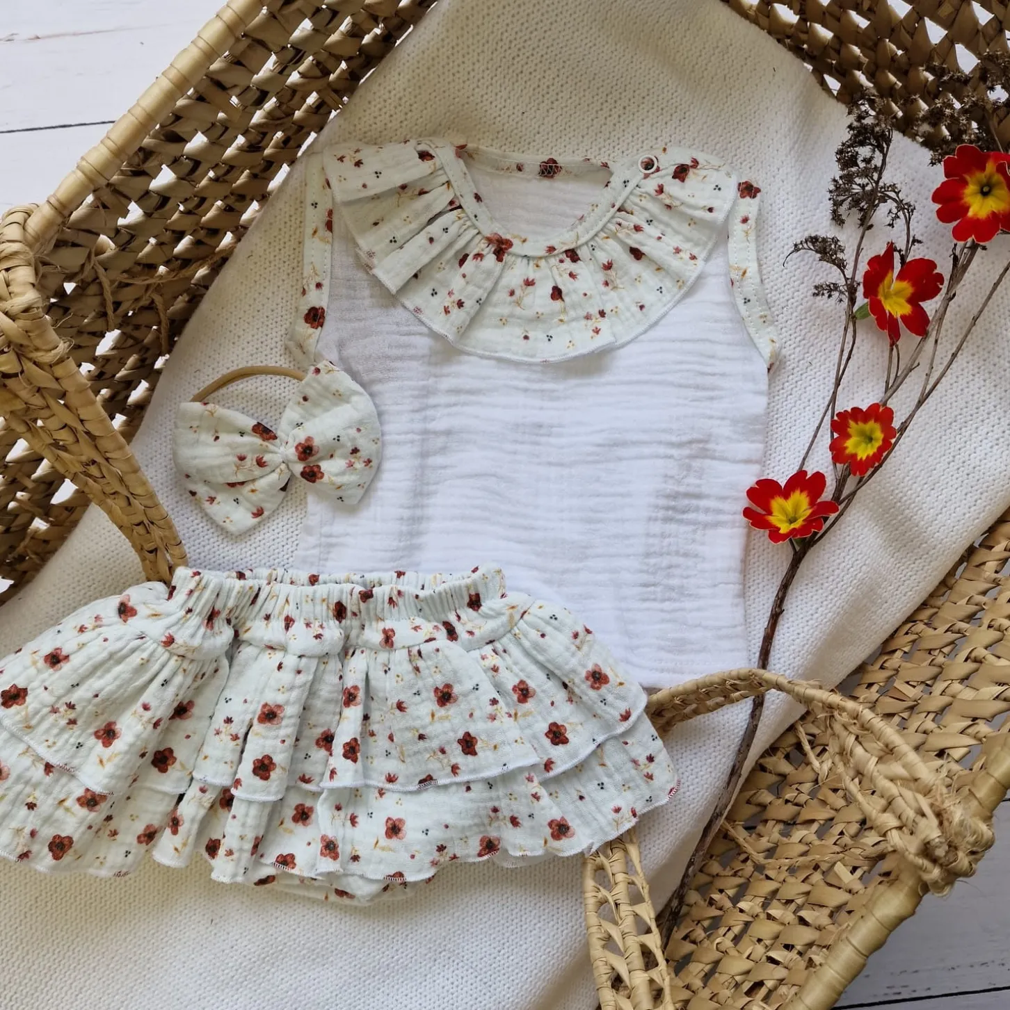 3cz zestaw komplet lato koszulka +bloomersy+opaska 56-98 kwiaty