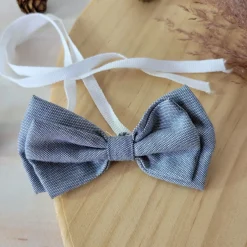 Elegancka muszka niemowlęca tkanina wiązana szara