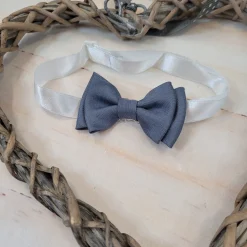 Elegancka muszka niemowlęca tkanina zapinana, regulowana szara