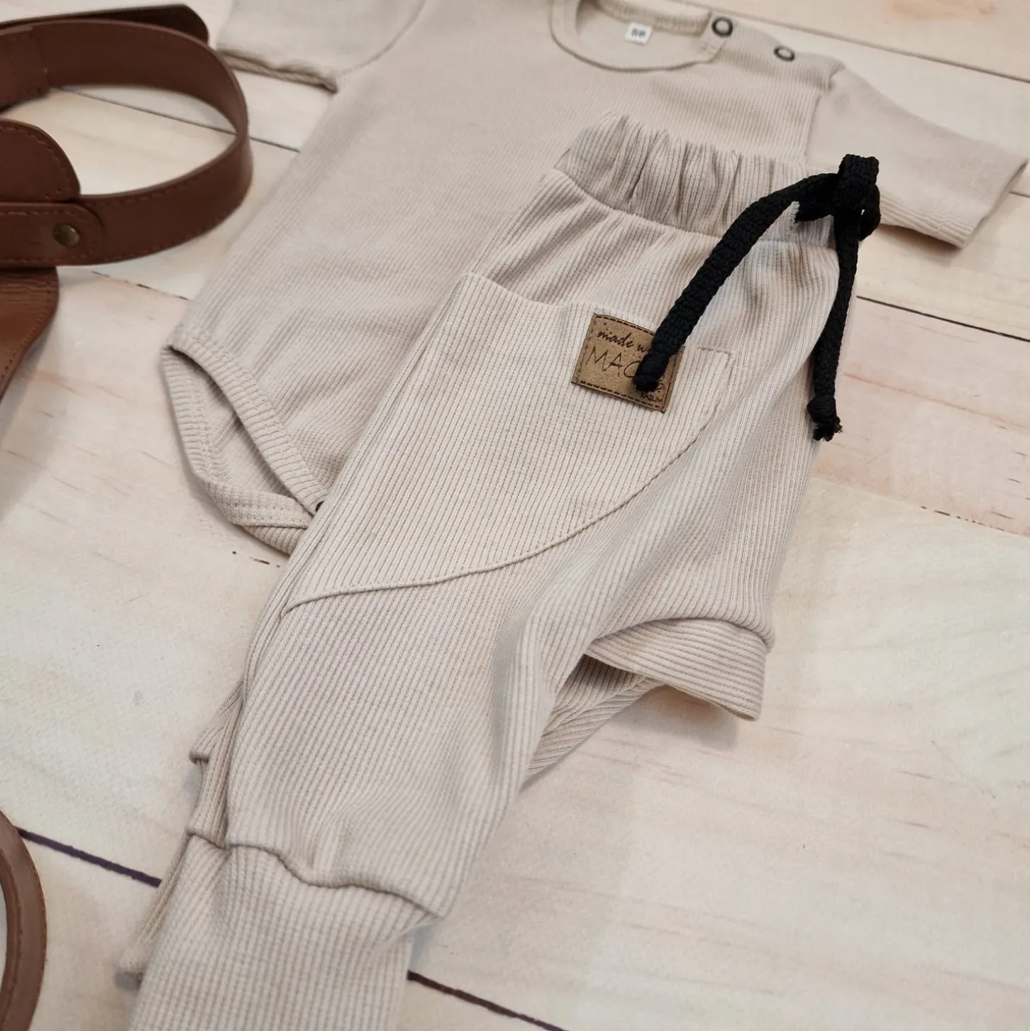 KAZUM 2 cz komplet body+spodnie 56-86 beige latte