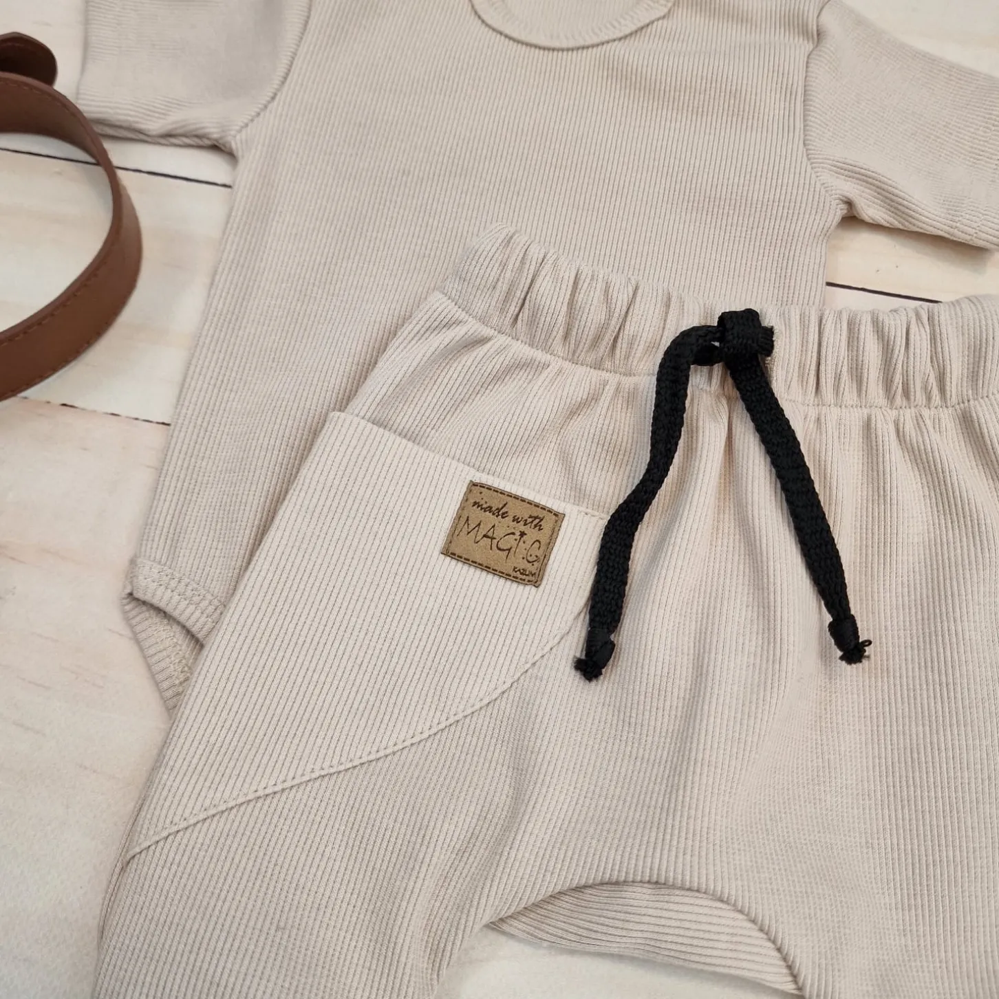 KAZUM 2 cz komplet body+spodnie 56-86 beige latte