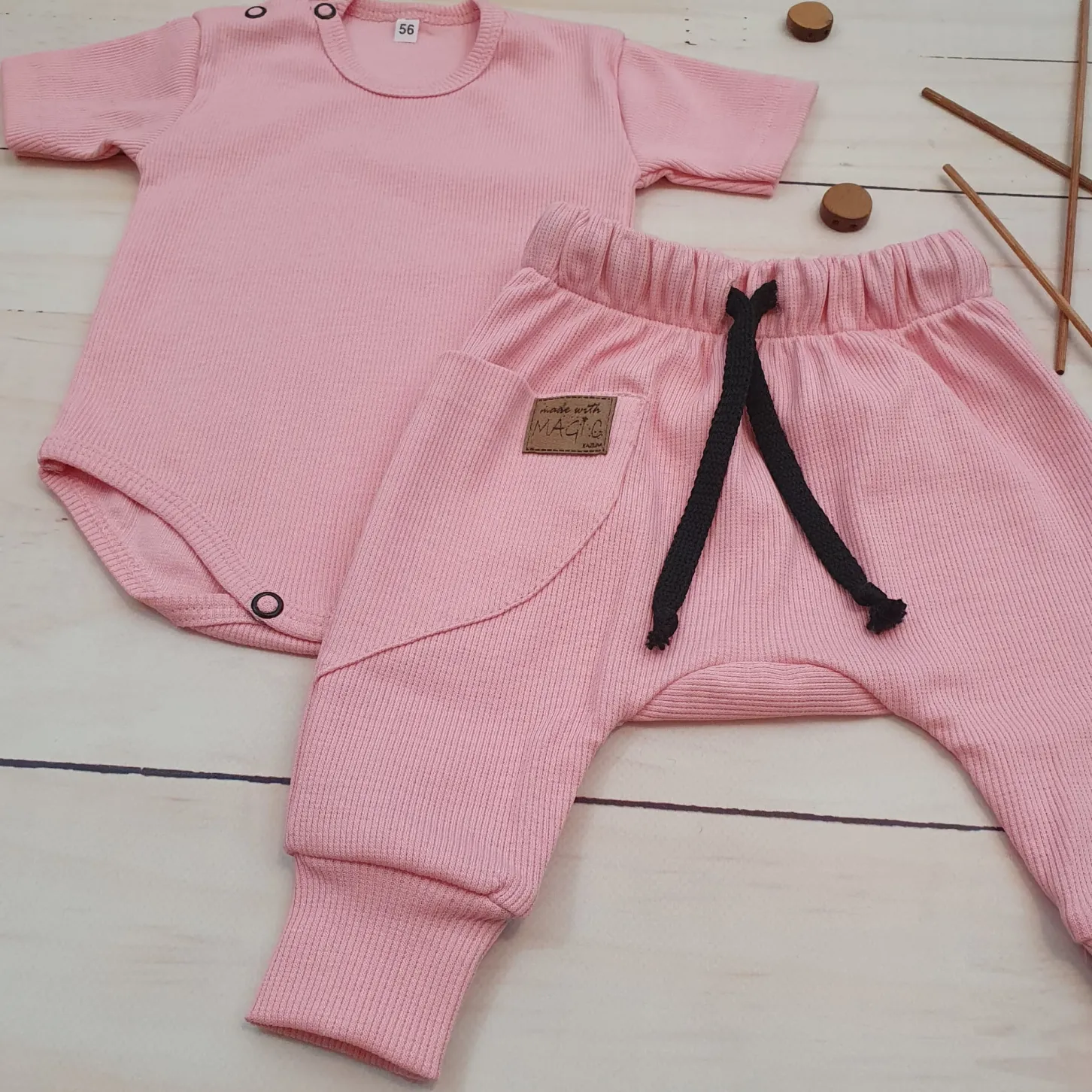 KAZUM 2 cz komplet body+spodnie 56-86 pinky glow