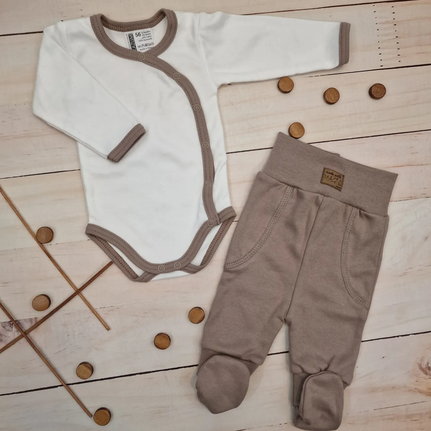 KAZUM 2 cz komplet niemowlęcy body+półśpiochy sweet choco ostatnie sztuki 50