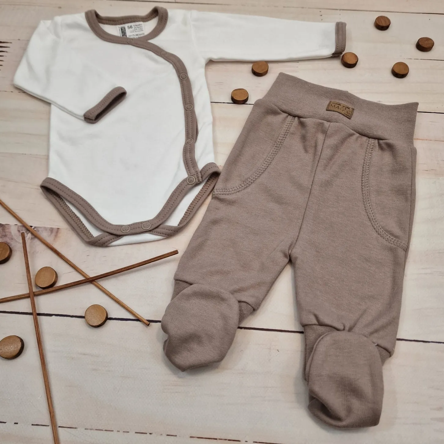 KAZUM 2 cz komplet niemowlęcy body+półśpiochy sweet choco ostatnie sztuki 50