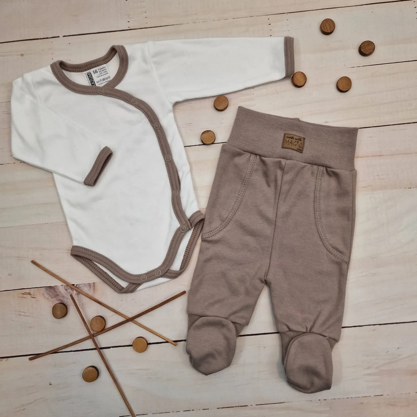 KAZUM 2 cz komplet niemowlęcy body+półśpiochy sweet choco ostatnie sztuki 50