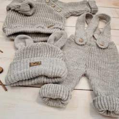 KAZUM 3 cz komplet Sweterek włóczkowy dziergany+legginsy włóczkowe na szelkach+czapka 56-86 hazelnut