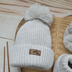 KAZUM 2 cz komplet włóczkowy czapka+buciki rozmiar 56-86 cappuccino