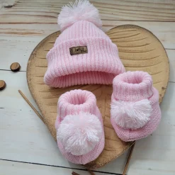 KAZUM 2 cz komplet włóczkowy czapka+buciki rozmiar 56-86 pinky rose