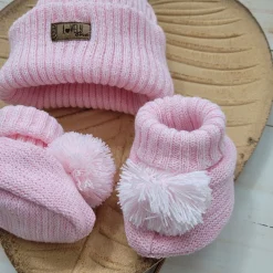 KAZUM 2 cz komplet włóczkowy czapka+buciki rozmiar 56-86 pinky rose