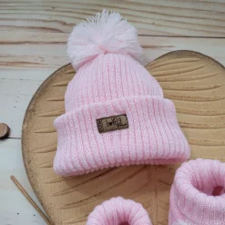 KAZUM 2 cz komplet włóczkowy czapka+buciki rozmiar 56-86 pinky rose
