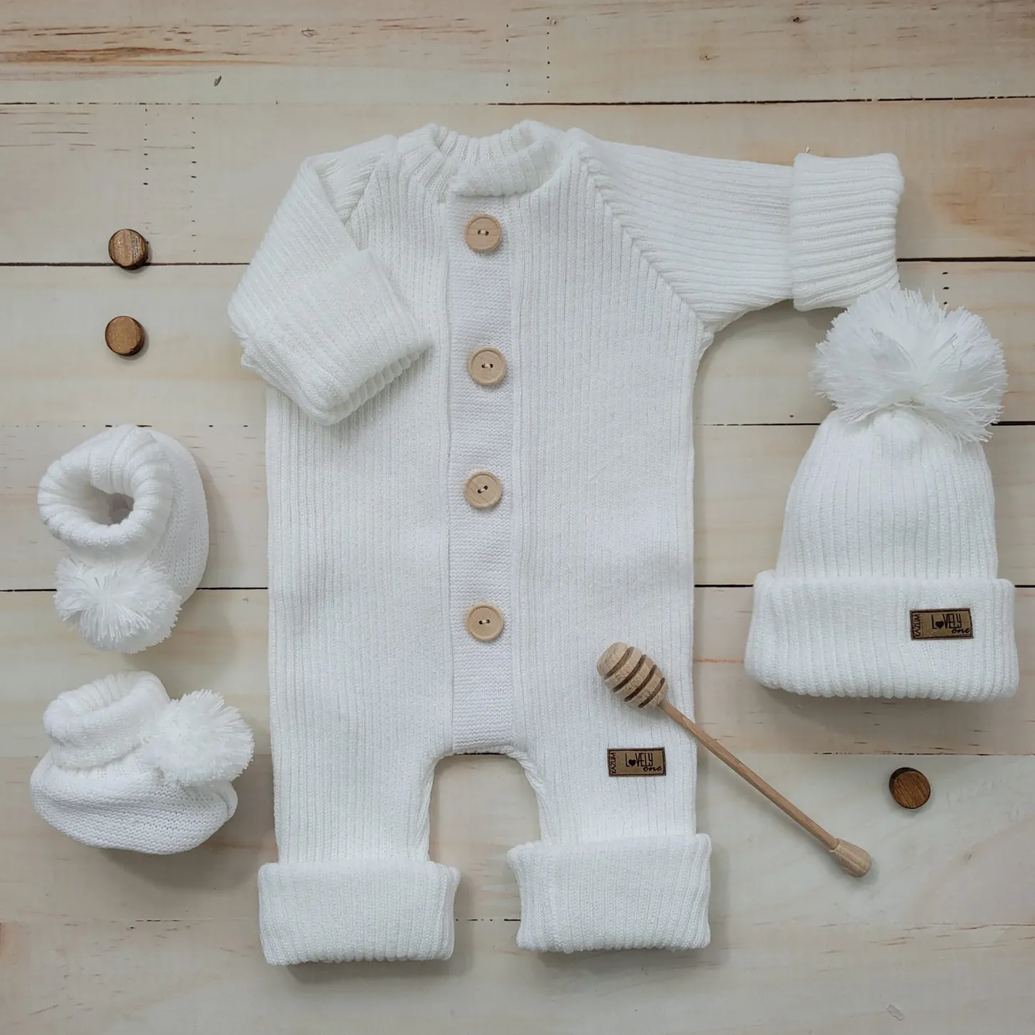 KAZUM 3 cz komplet włóczkowy pajacyk+czapka+buciki 56-86 coconut
