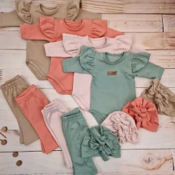 KAZUM 3cz piękny komplet body + spodnie dzwony + czapka 56-86 cappuccino vibe