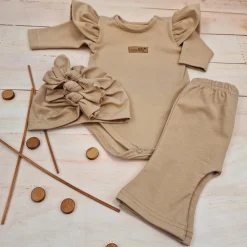 KAZUM 3cz piękny komplet body + spodnie dzwony + czapka 56-86 cappuccino vibe