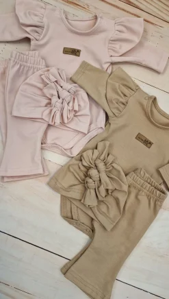 KAZUM 3cz piękny komplet body + spodnie dzwony + czapka 56-86 cappuccino vibe