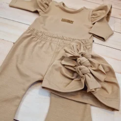 KAZUM 3cz piękny komplet body + spodnie dzwony + czapka 56-86 cappuccino vibe