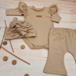 KAZUM 3cz piękny komplet body + spodnie dzwony + czapka 56-86 cappuccino vibe