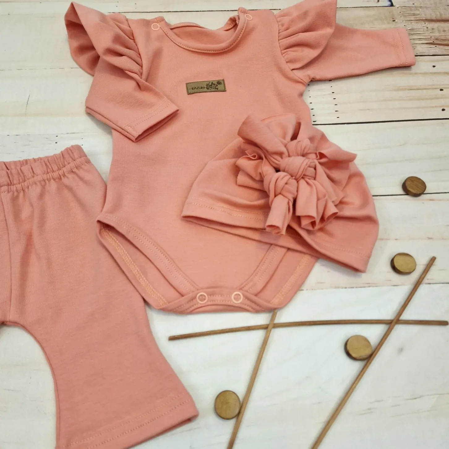 KAZUM 3cz piękny komplet body + spodnie dzwony + czapka 56-86 mango tango