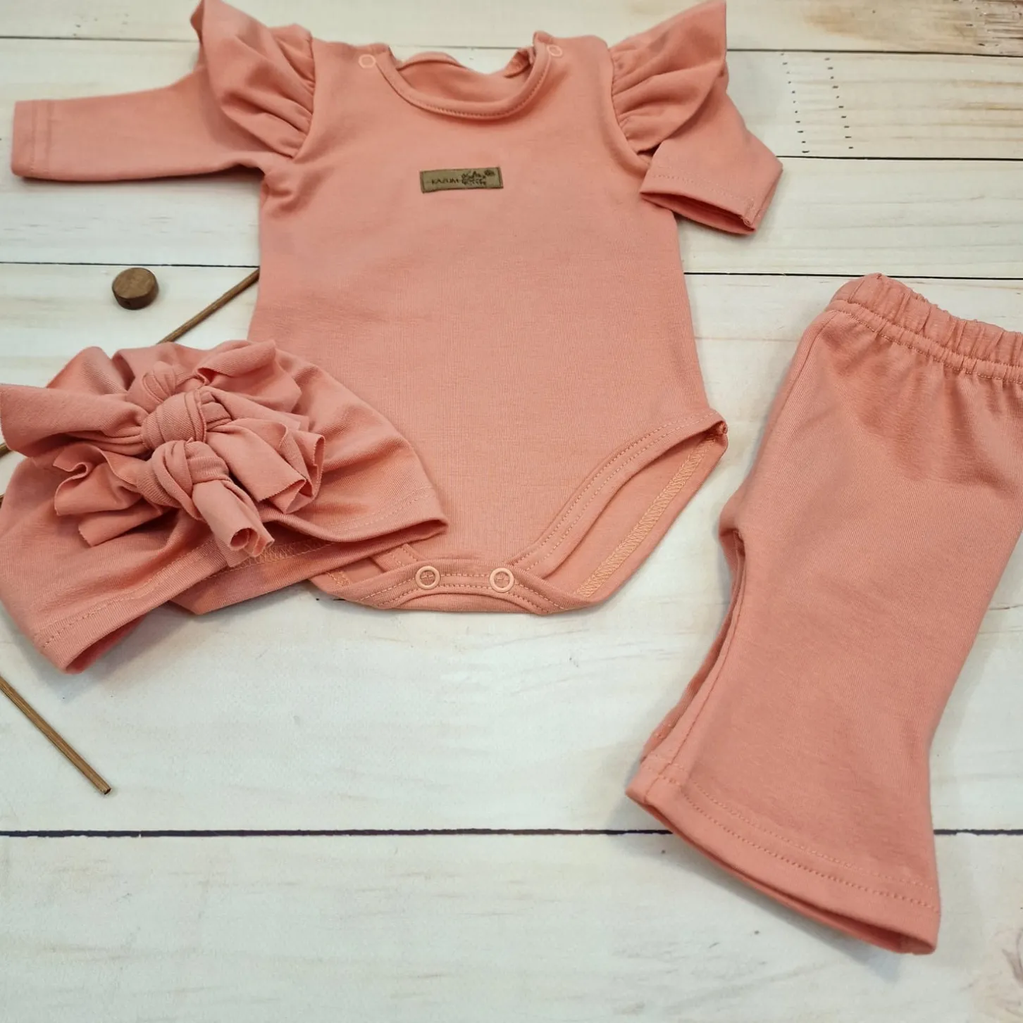 KAZUM 3cz piękny komplet body + spodnie dzwony + czapka 56-86 mango tango