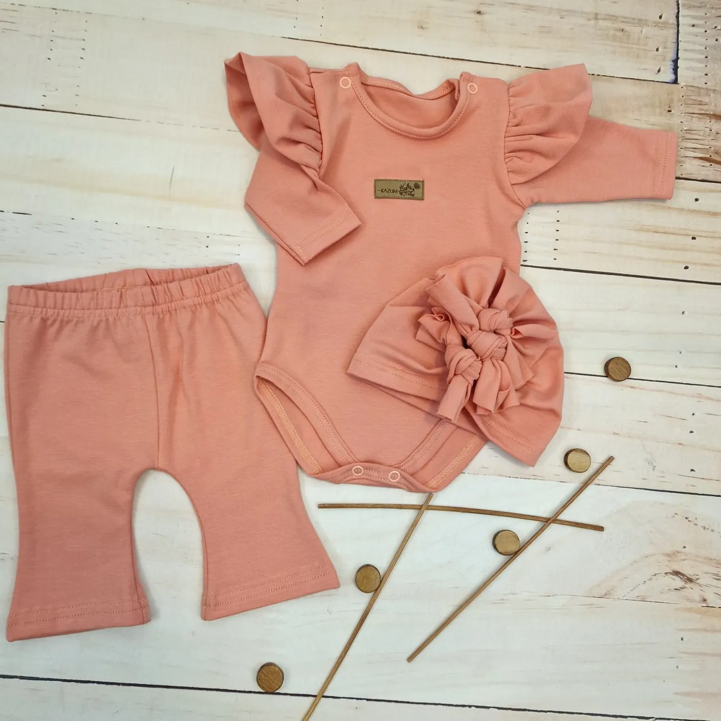 KAZUM 3cz piękny komplet body + spodnie dzwony + czapka 56-86 mango tango
