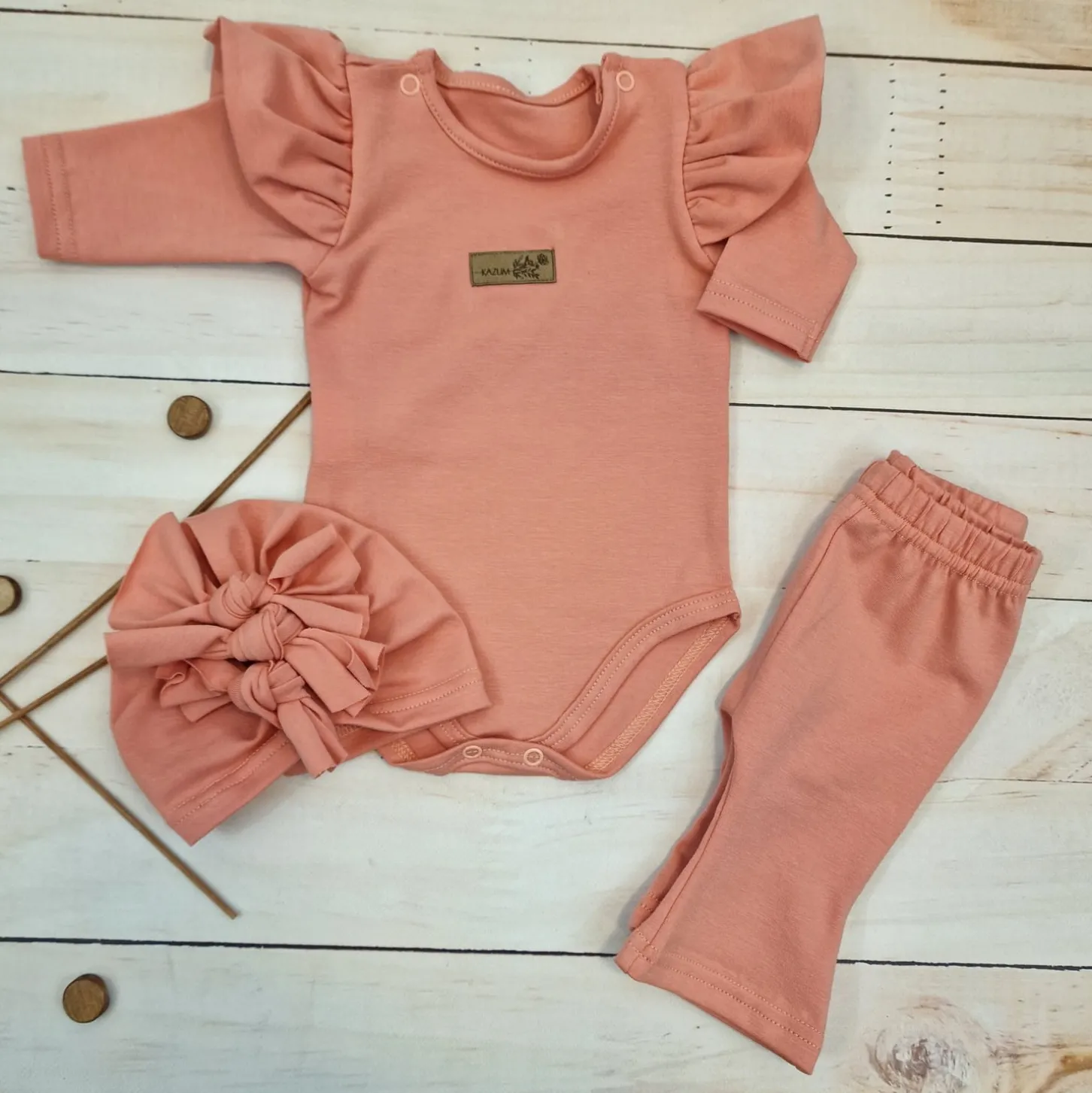 KAZUM 3cz piękny komplet body + spodnie dzwony + czapka 56-86 mango tango